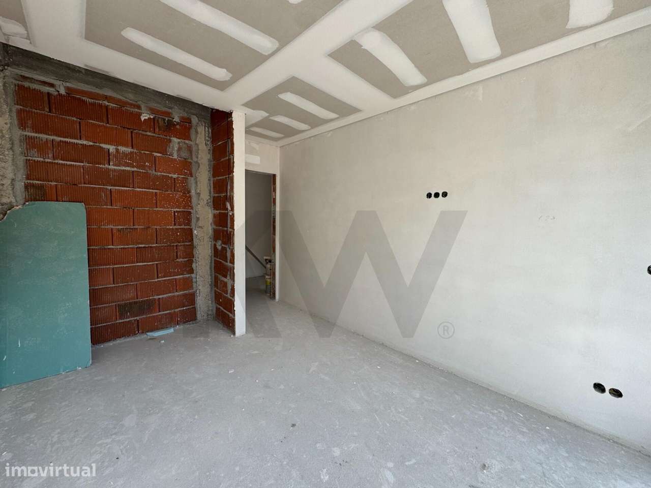 Moradia T3+1 Exclusiva com Piscina Junto ao Pinhal da Aroeira-24