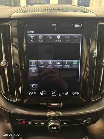 Volvo XC 60 B4 MHEV AT8 AWD Momentum - 26