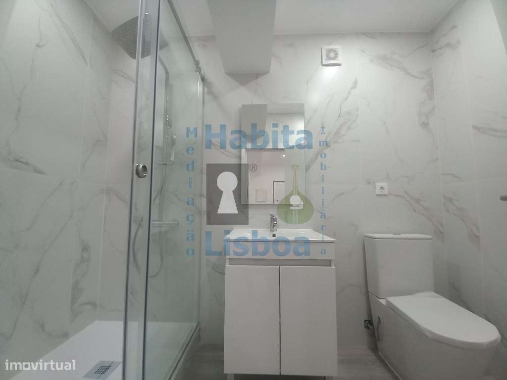 Duplex T3 Com Terraço junto à Praia Costa da Caparica-38