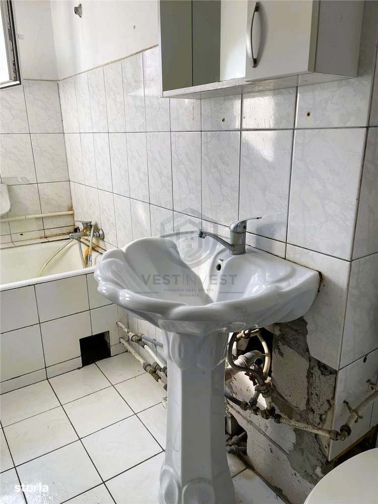 Apartament cu 3 camere zona Autogara Velenta - Imagine principală: 4/6