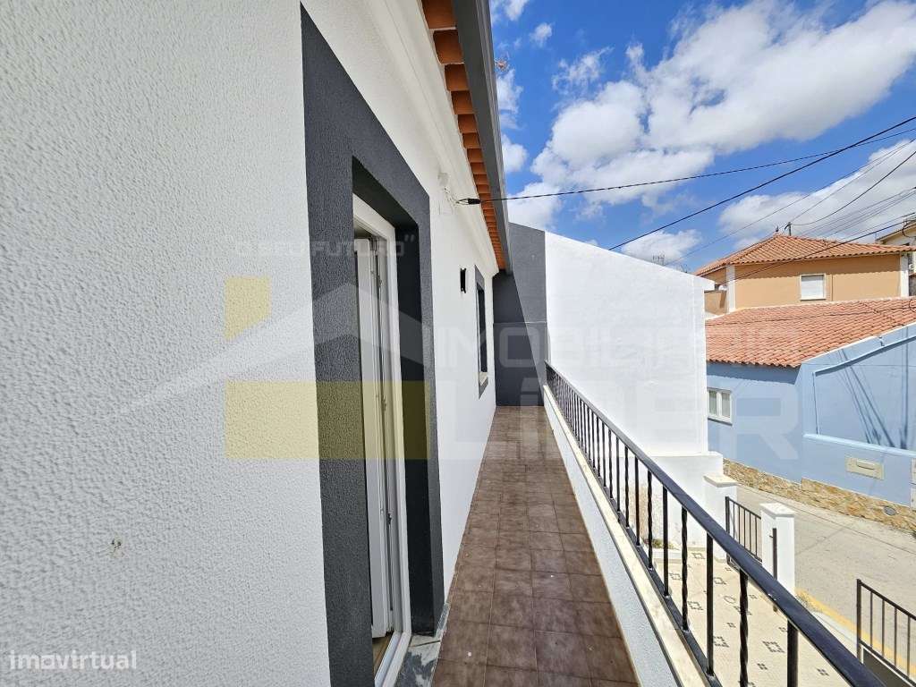 Moradia T4 na Freixofeira a 5 minutos da Freiria. 
Espaço, confort...-33