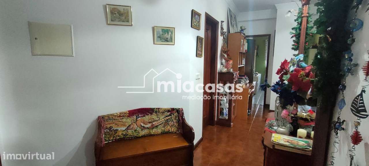 APARTAMENTO T2 - OIÃ-8