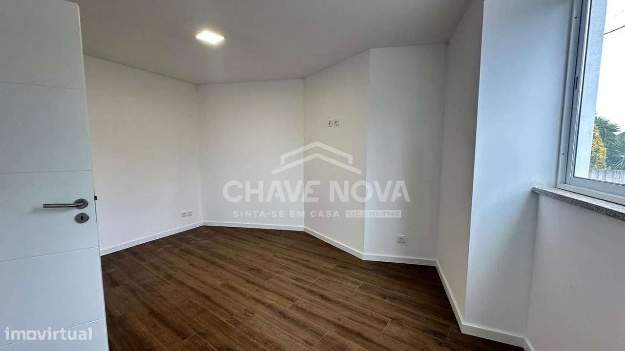 Apartamento T3 tipo Andar Moradia com Lugar de Estacionamento em Grijó - Grande imagem: 5/16