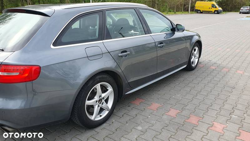 Audi A4 Avant 2.0 TFSI quattro Attraction - 22