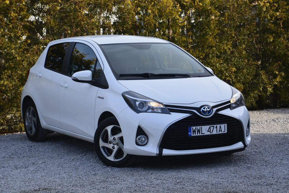 Toyota Yaris III Hybrid 100 Dynamic 2016