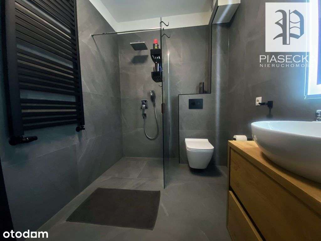 Dom do zamieszkania z tarasem, ogrodem i garażem-8