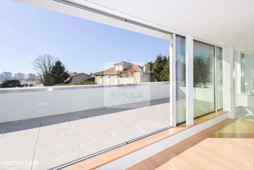 Moradia T4 em Condomínio Fechado, Jardim, Piscina - Grande imagem: 4/50