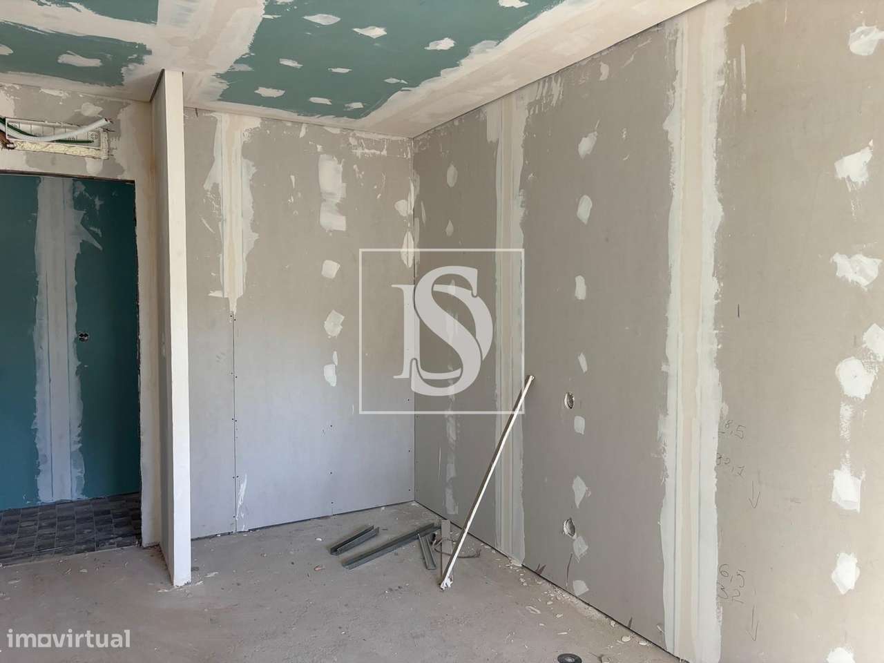 Andar Moradia T2+1 em Barroselas totalmente renovado (R/C)  com quinta-19