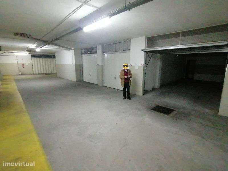 Garagem box fechada – 40,5 m² – junto ao Colégio dos Carvalhos - Grande imagem: 4/7