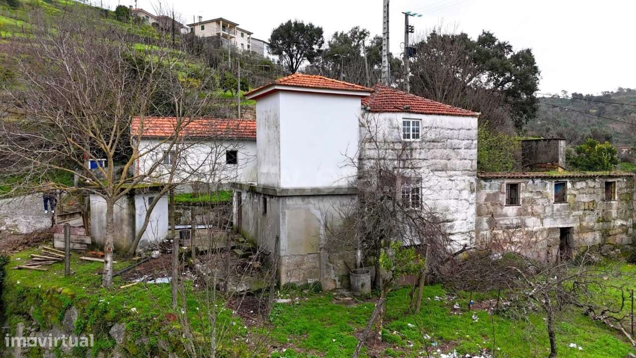 Moradia T4 / Baião, Gove-13