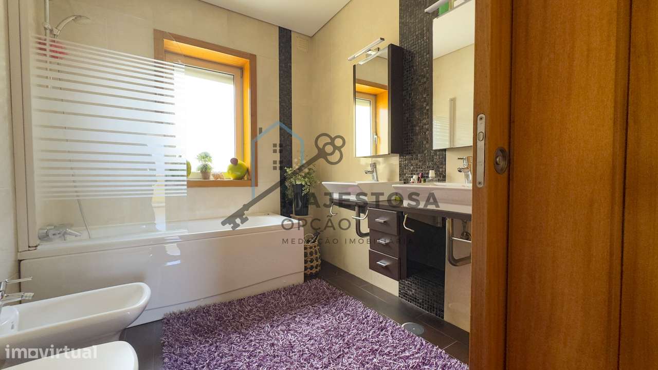 Moradia Isolada com Jardim —Abelheira, Viana do Castelo-34