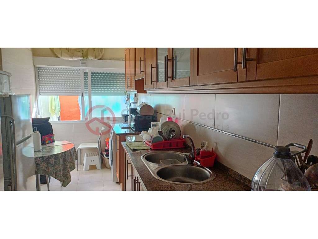 Excelente Apartamento T2 em Corroios-0
