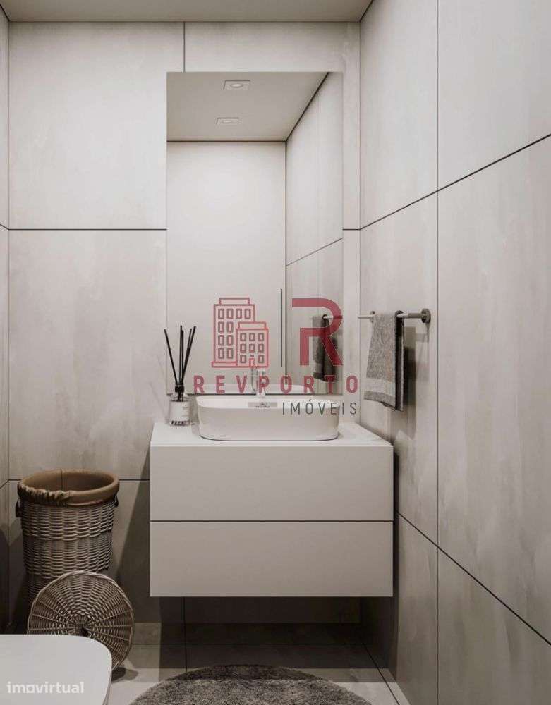 Apartamento T2, com 2 suítes, varanda, jardim e garagem-8