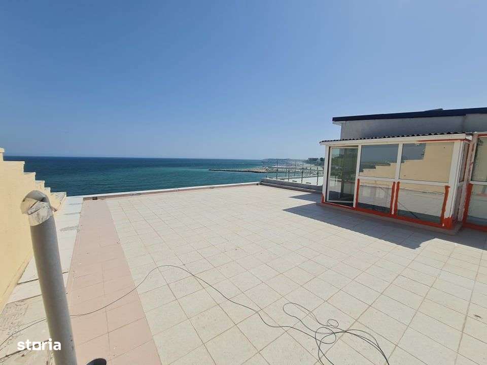 Vila Eforie Nord D+P+2+T prima linie la mare - Imagine principală: 2/11