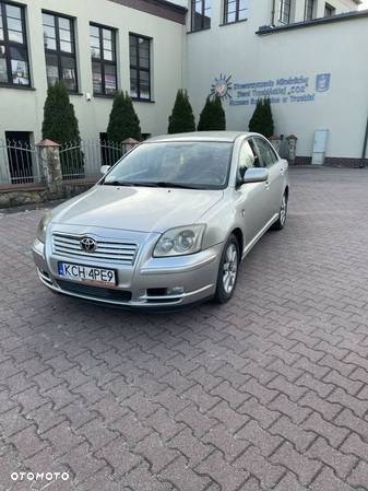 Toyota Avensis - 1