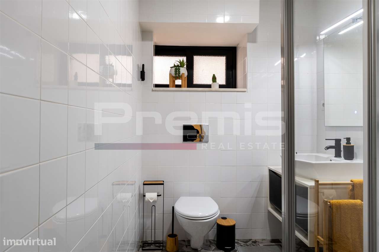 T1 no centro do Porto em frente ao metro-15