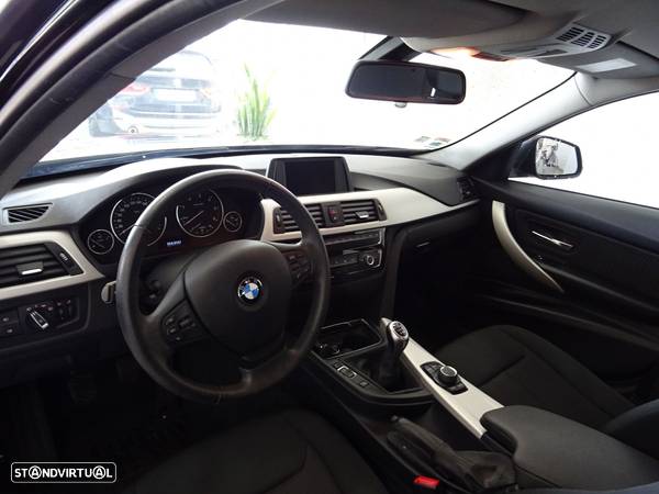 BMW 320 d EfficientDynamics - 11