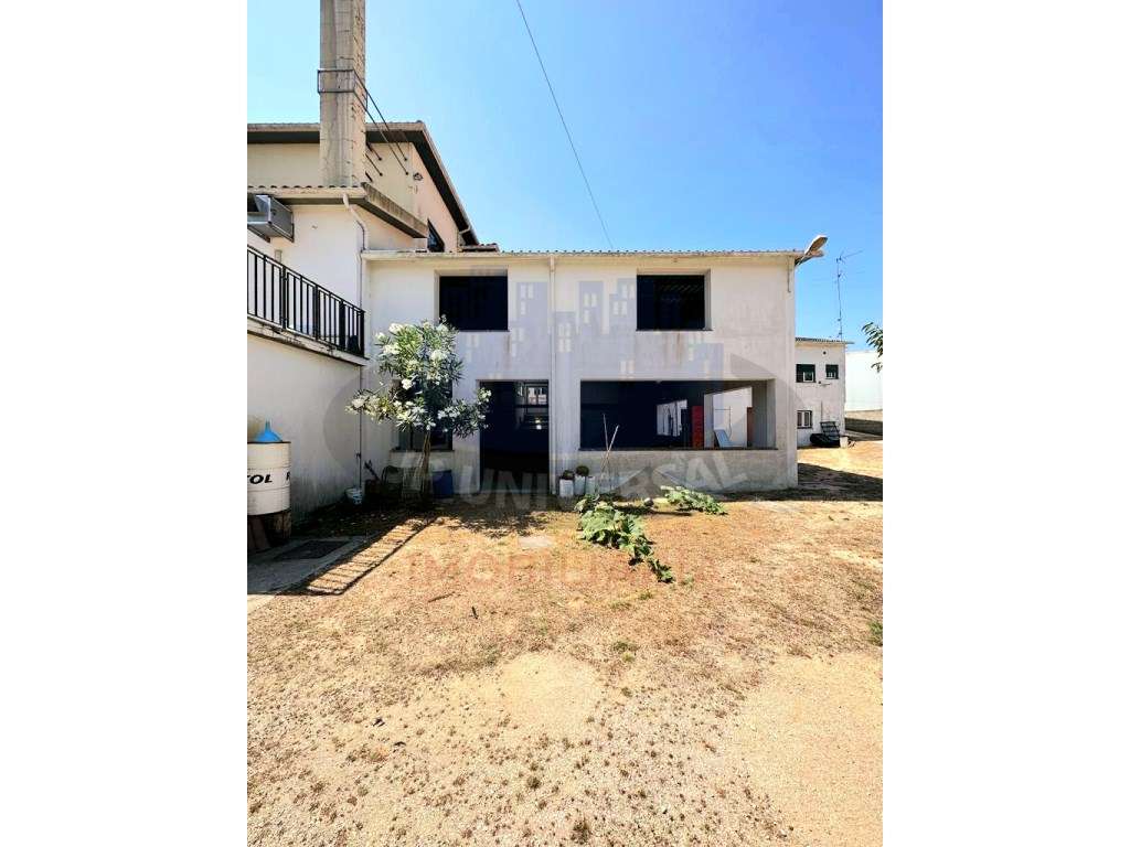 MORADIA T6 VENDA COM ESPAÇO COMERCIAL E RESIDENCIAL , A 10 MINUTOS ...-37