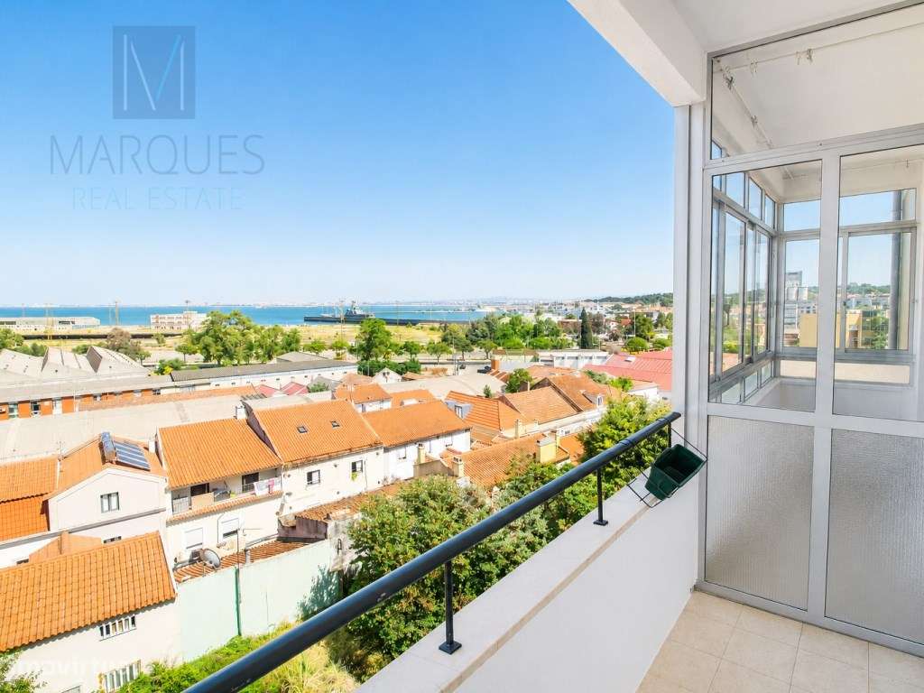 Apartamento T3 em Almada-12