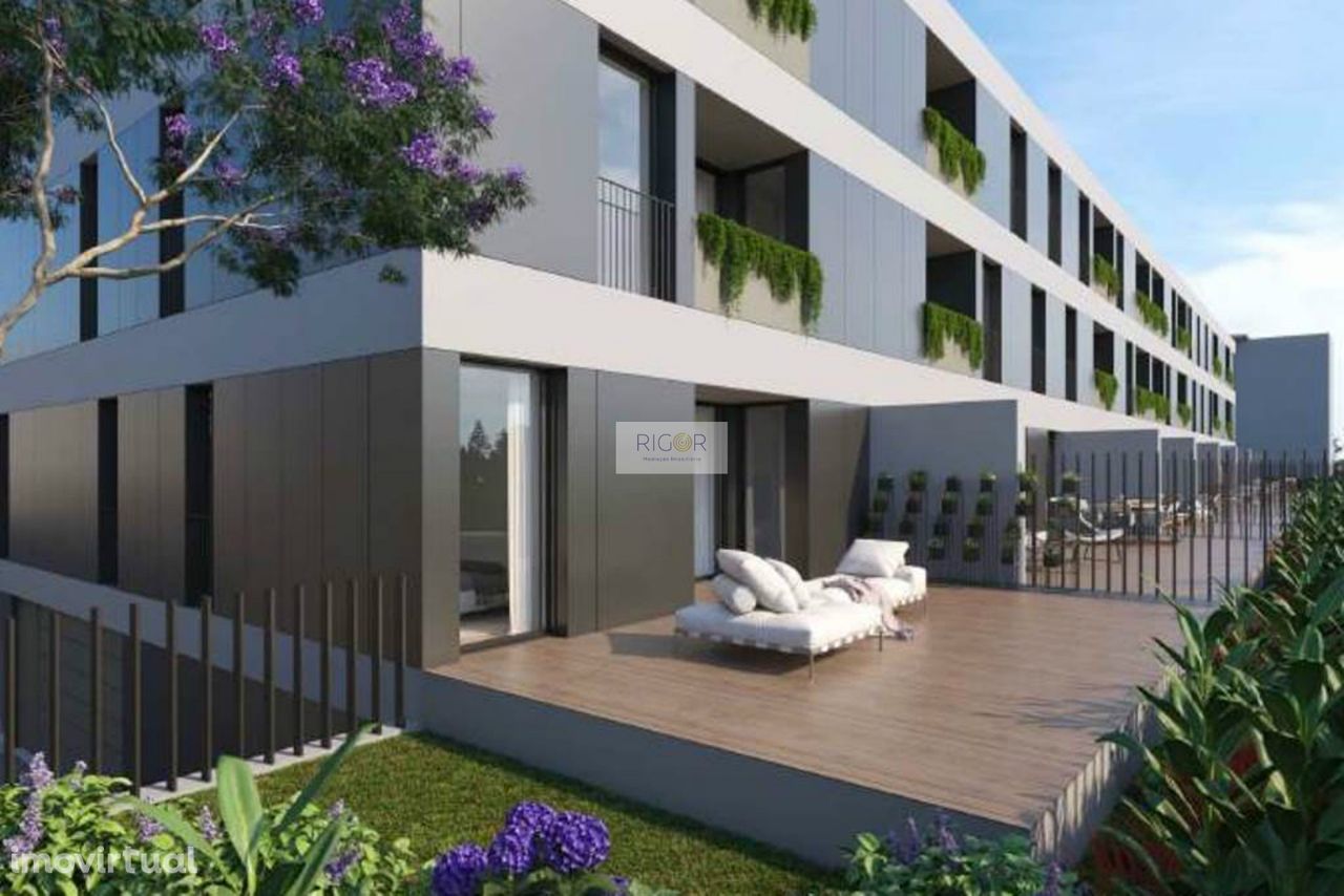 Apartamento T2 novo com terraço e jardim ao Amial