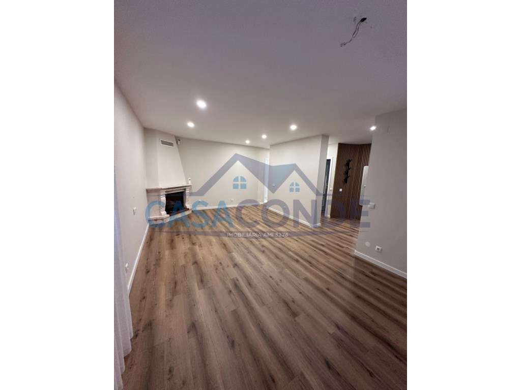 Moradia Isolada T4 em Fernão Ferro - Lote de gaveto 395 m² - Grande imagem: 5/31