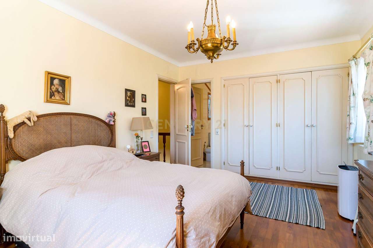 Quinta de 14000m2 com moradia T4 e piscina | Sintra-18