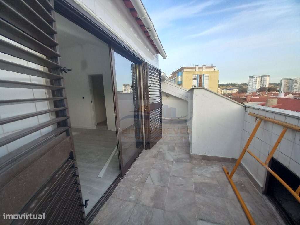 Fantástico T3 Dúplex, totalmente remodelado com Garagem a 300m da P...-54