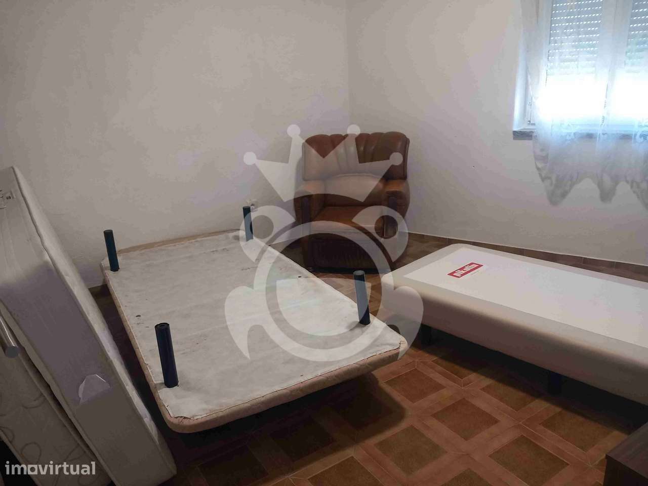 Moradia T4 com Terreno de 8.250m² - Serpa-5