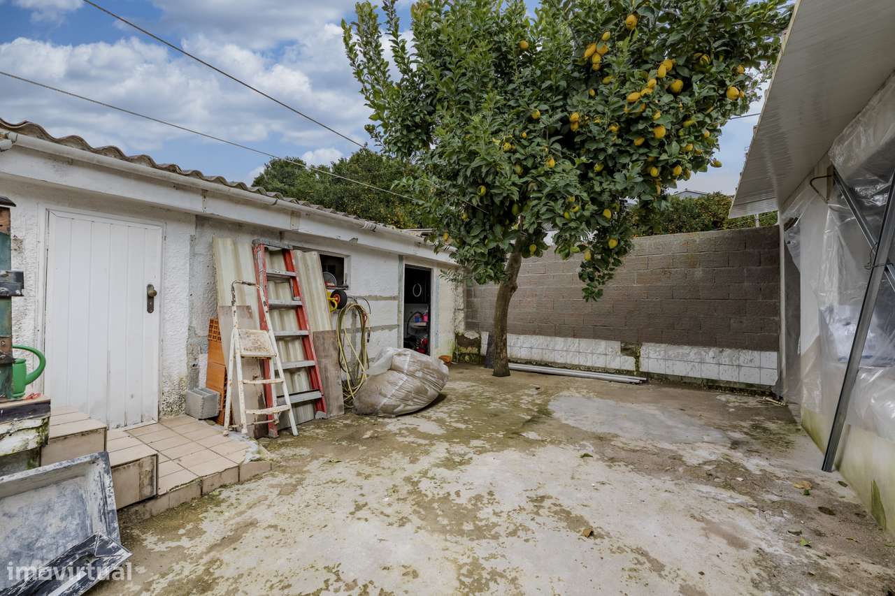 Moradia T2 para venda na Rua dos Emigrantes, Nogueira, Braga-16