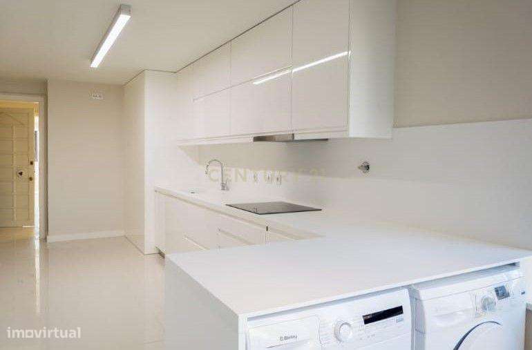Luxuoso Apartamento T3 nas Torres das Amoreiras, Lisboa-21