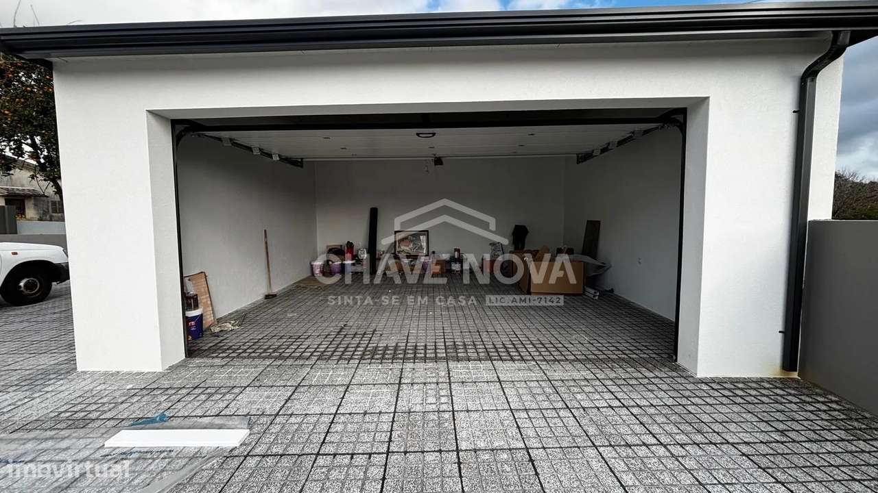 PS - MORADIA T3 TOTALMENTE RESTAURADA GRIJO - Grande imagem: 4/24