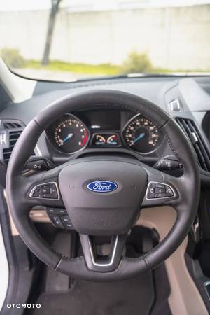 Ford Escape 2.0 EcoBoost AWD Titanium - 4