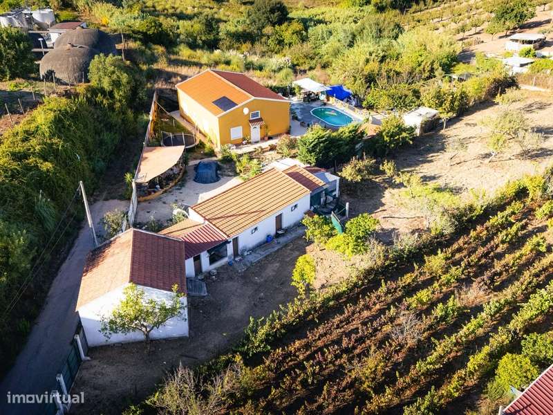 Armazém com Potencial para Moradia no Centro do Cadaval!-20