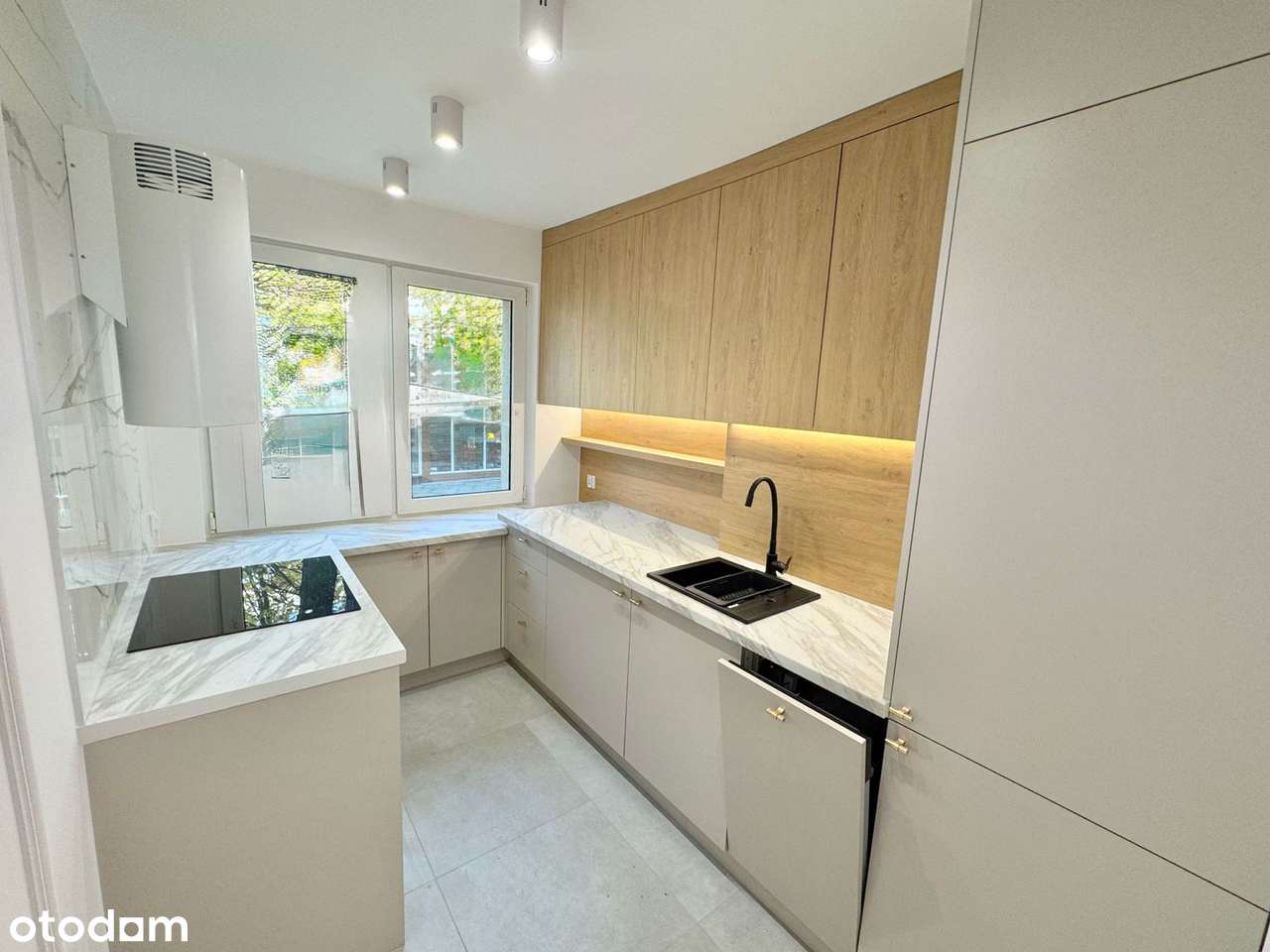 M4 w SERCU MIASTA/1p./TAK JEST! ŚLICZNE oświetlenie/meble w zabudowie! - Pełny obrazek: 2/5