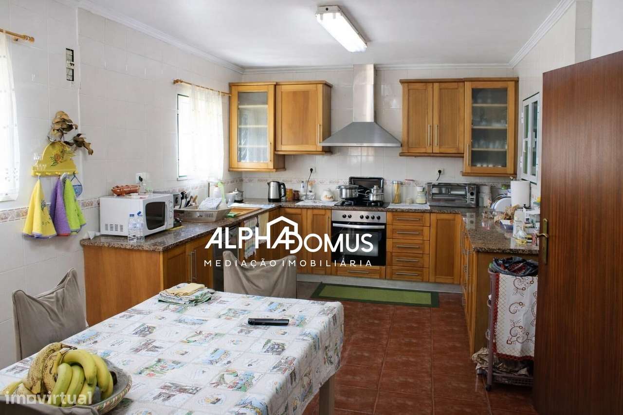 Moradia isolada com piscina, anexo e terreno, em Barosa.-17