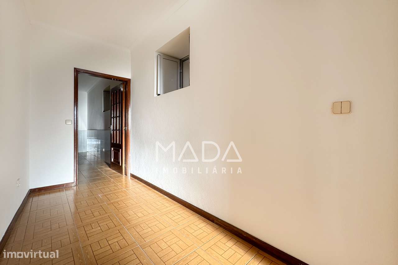 Moradia T2 individual c/480m2 de terreno e anexos em Escudeiros, Braga-11