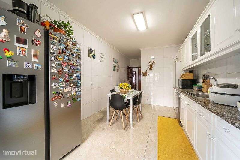 Deslumbrante T2 de 2 Frentes com Varandas e Box - Canelas - Grande imagem: 4/12