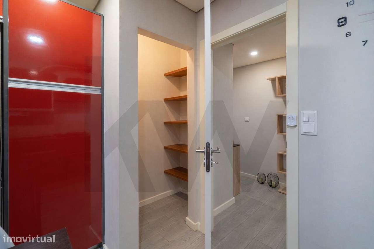 Apartamento T2 na Rua Dr. José Afonso, Quelfes - Conforto, Remodelado-10