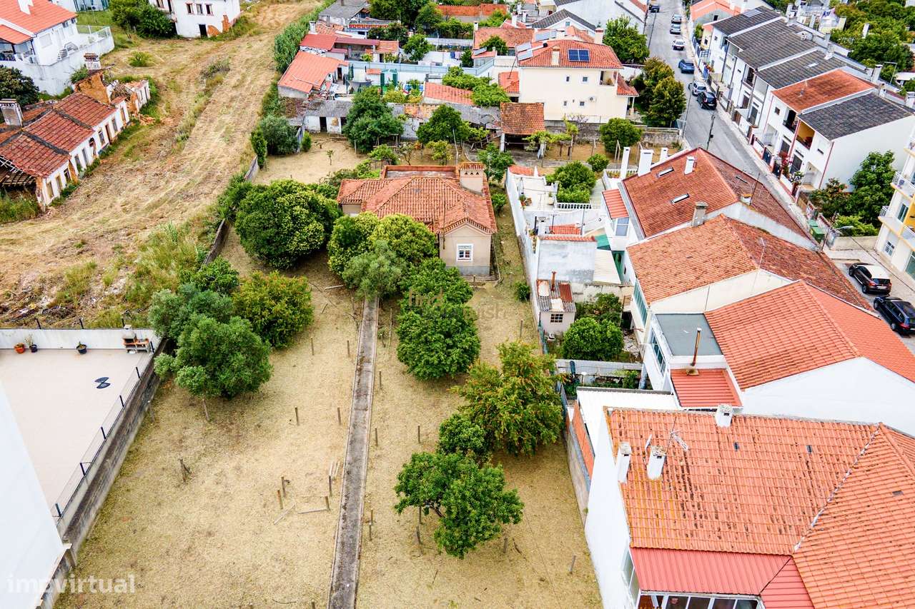 Moradia T3 com Terreno de 2.270m² no Centro do Entroncamento-27