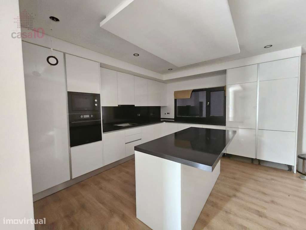 Moradia com piscina, para venda em Brejos de Azeitão - Grande imagem: 4/21