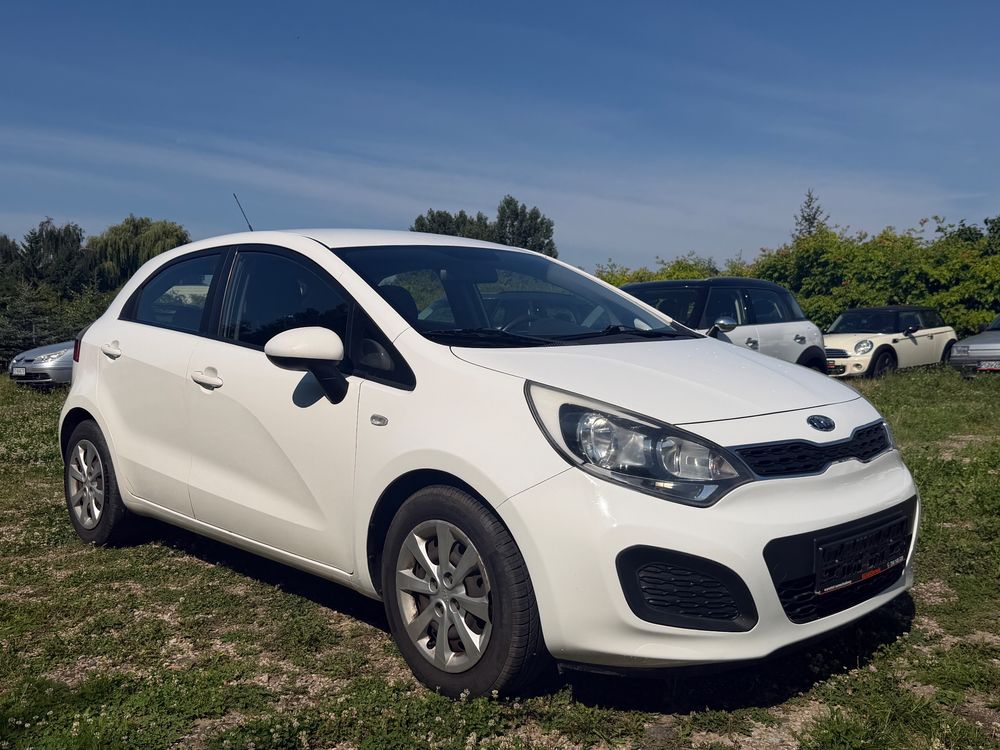 Kia Rio III (2011-) 1.2 Start 2011