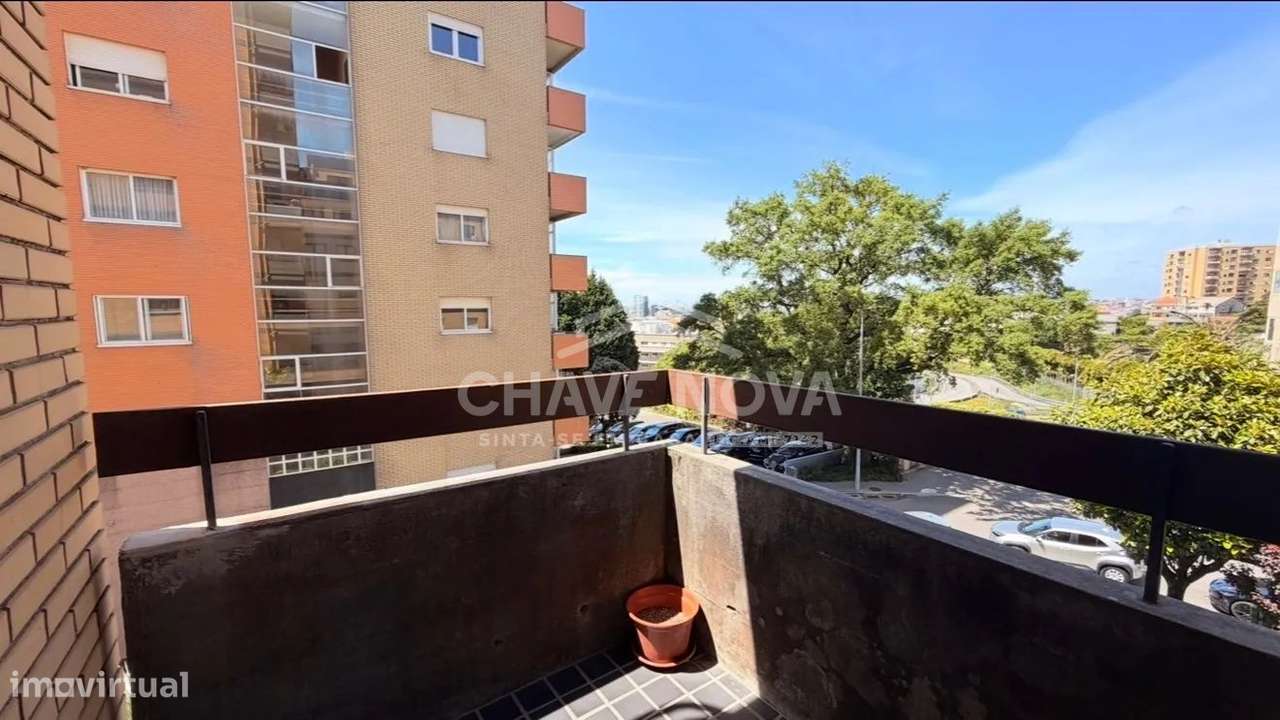 T2 Ren. c/lugar de garagem em Vila Nova de Gaua ( Gaiashopping)-14