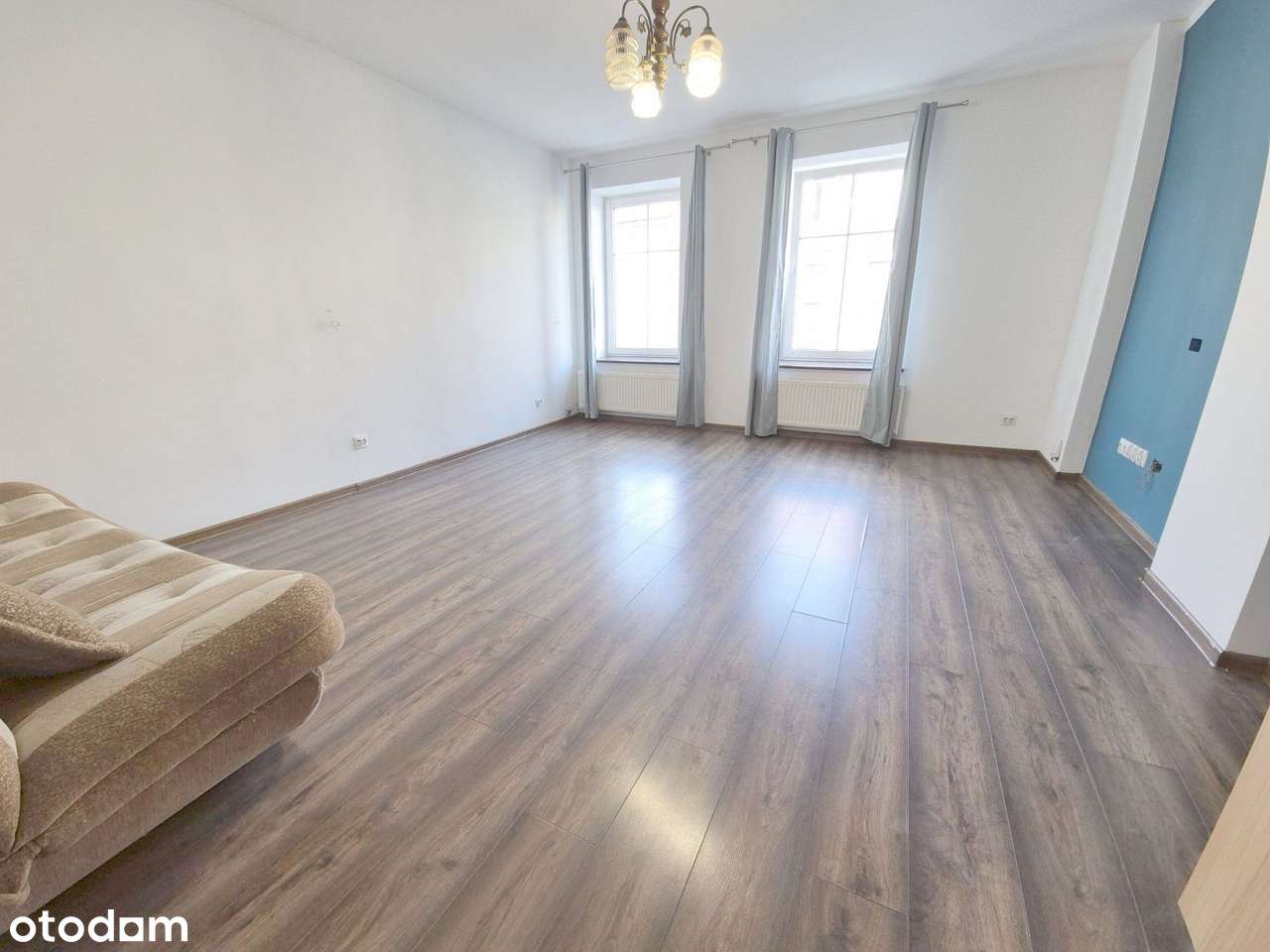 Przestronne 3-pokojowe mieszkanie w kamienicy, ogrzewanie gazowe-1