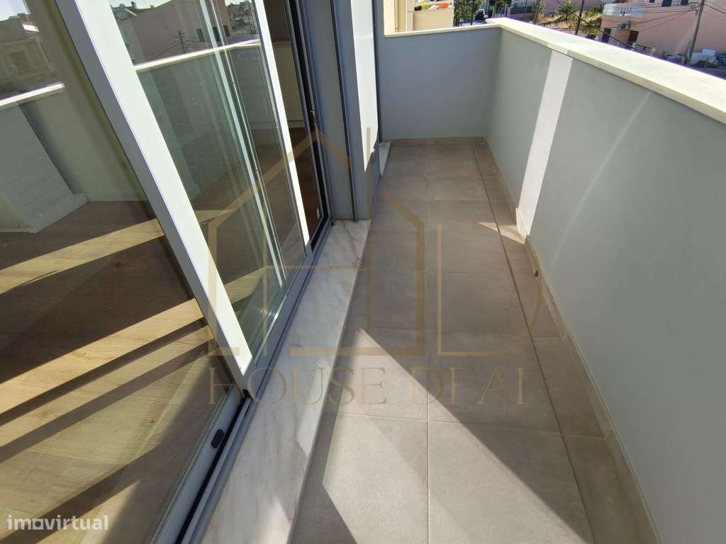 MODERNO Apartamento Duplex T3. Quinta do Conde-24