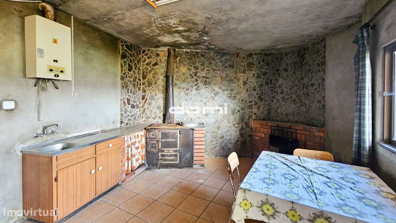 Propriedade com duas Moradias para Reabilitar – Ervilhal, Sul -São Ped-17