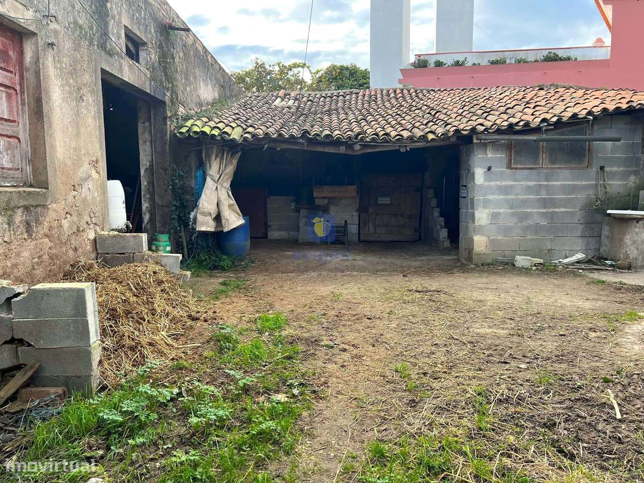 Baixa de Preço !!!! Villa para Recuperação na Labrujeira - Ventosa - A-19