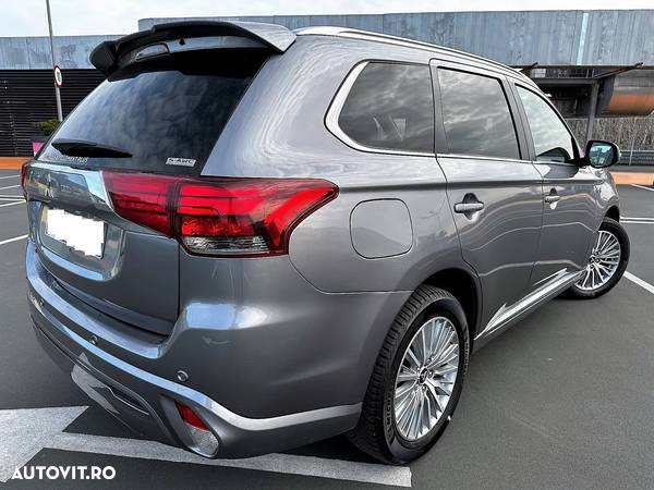 Mitsubishi Outlander 2.4 4WD Plug-In Hybrid Diamant+ - 2