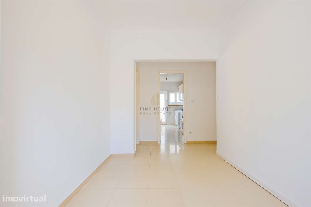 Moradia T3 com amplo logradouro e estacionamento na Pampilheira , Casc - Grande imagem: 4/41