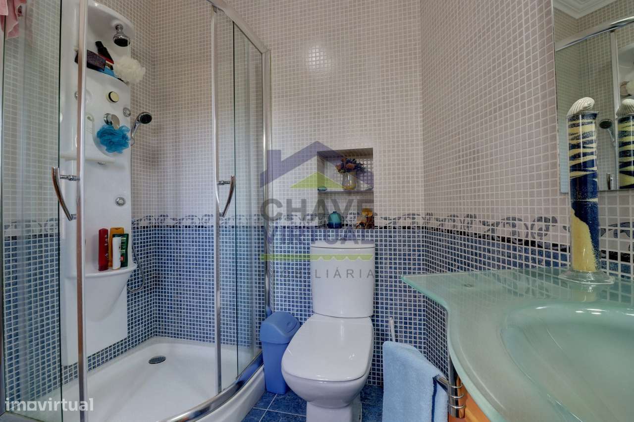 Apartamento T3 com Garagem e Arrecadação - Centro Lourinhã-24