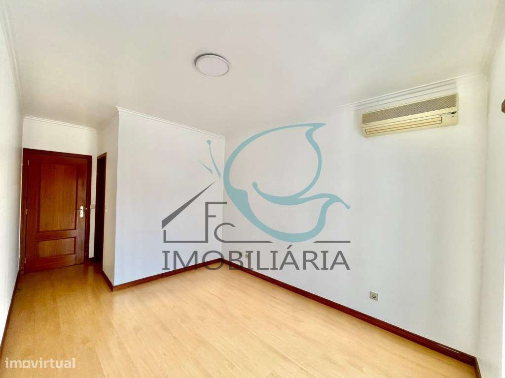 Excelente Apartamento T3 em Setúbal-8